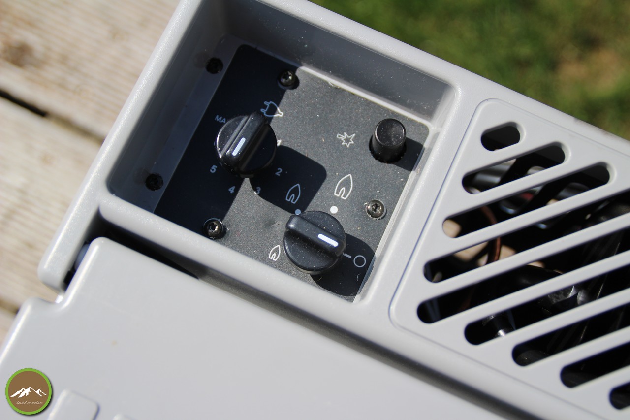 DOMETIC CombiCool RC 1205 GC - lautlose, elektrische Absorber-Kühlbox mit  Platz für Gaskartusche, 40 Liter, 12 V und 230 V für Auto, Lkw und  Steckdose, Silber