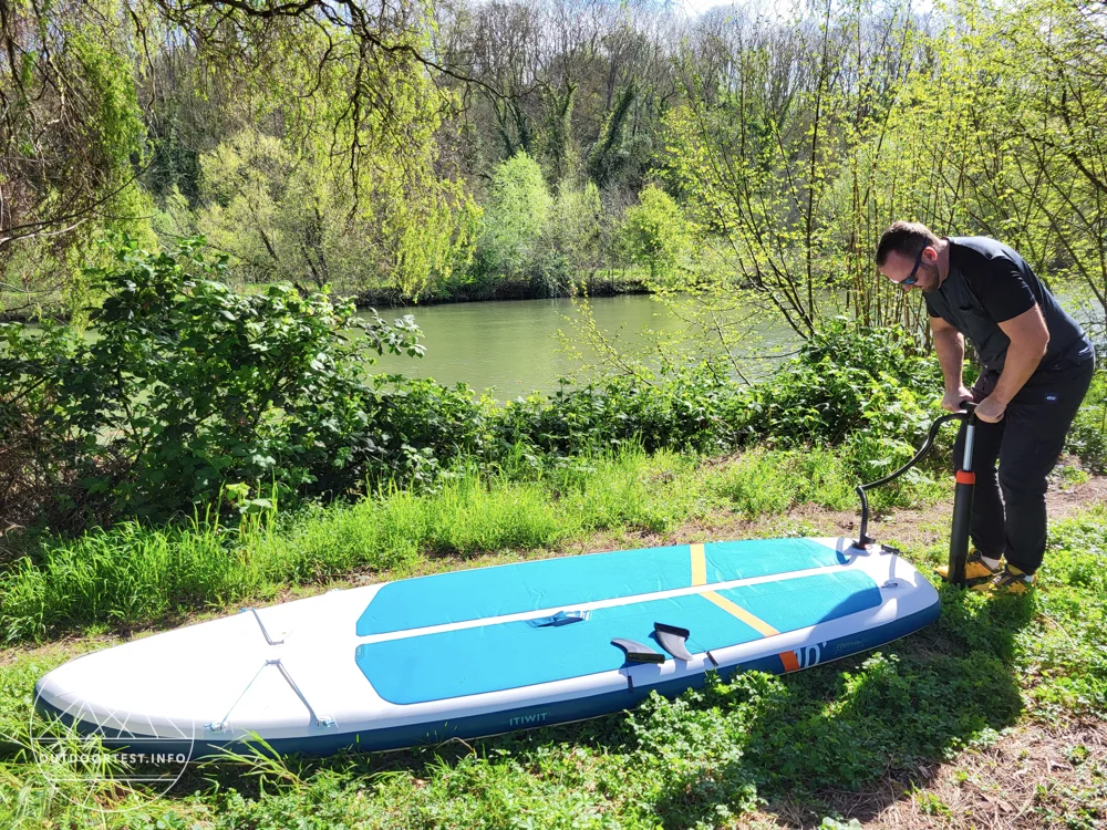 Itiwit Stand up Paddle Board ultra kompakt und stabil 10 Fuß (max. 130 kg) mit Paddel und Doppelhubpumpe