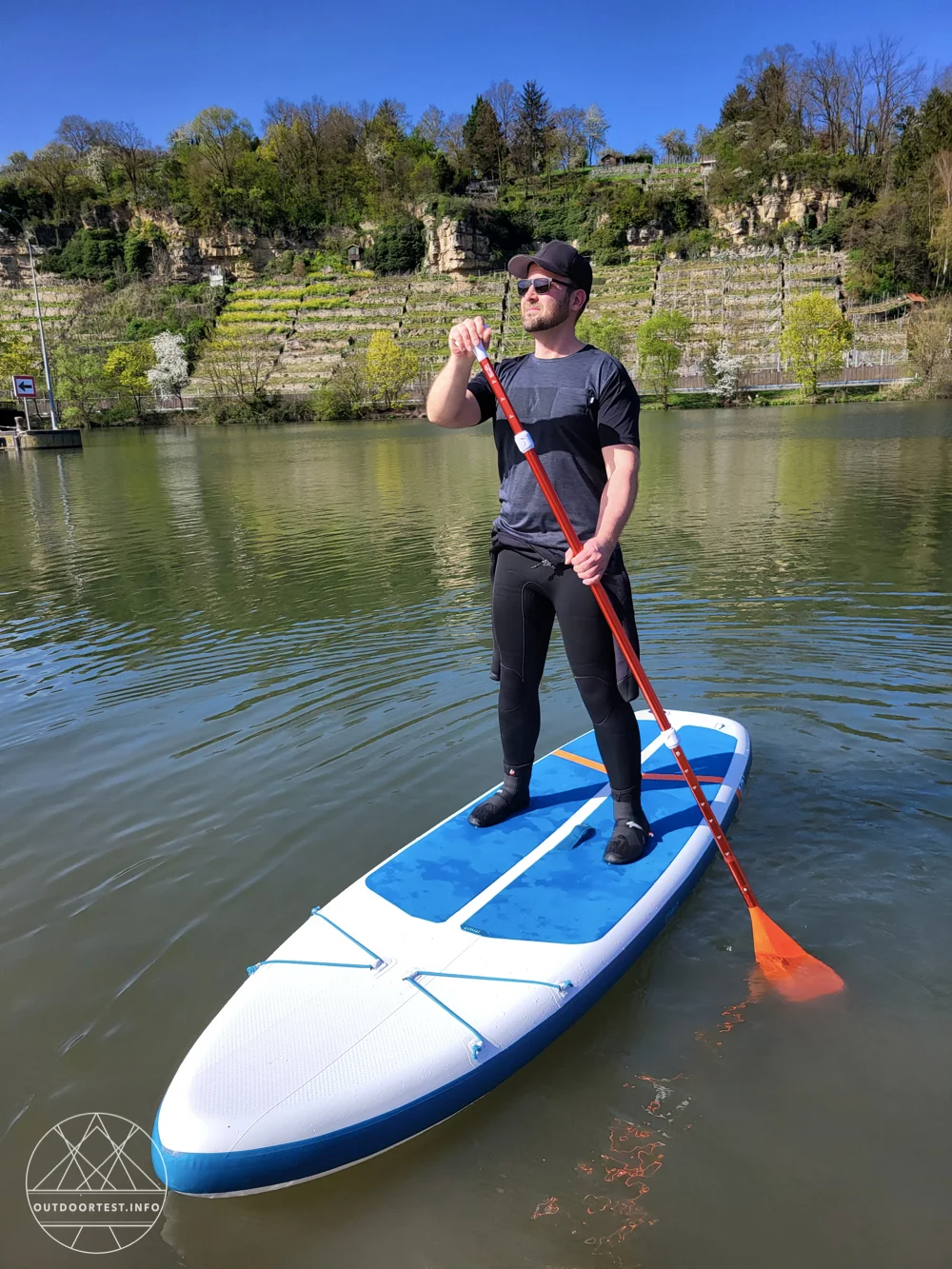 Itiwit Stand up Paddle Board ultra kompakt und stabil 10 Fuß (max. 130 kg) mit Paddel und Doppelhubpumpe