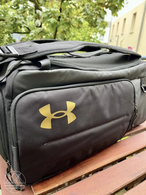 Under Armour Contain Duo mittelgroßer Rucksack/Seesack