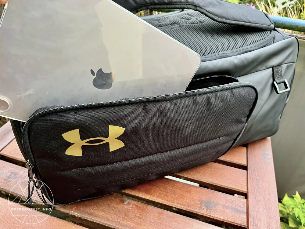 Under Armour Contain Duo mittelgroßer Rucksack/Seesack